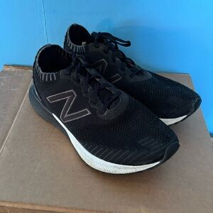 Black new balance shoes size 8